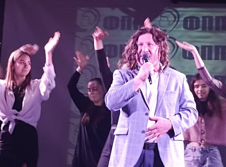 Феєричний виступ декана ФПП В.Чайки в образі Володимира Гіги